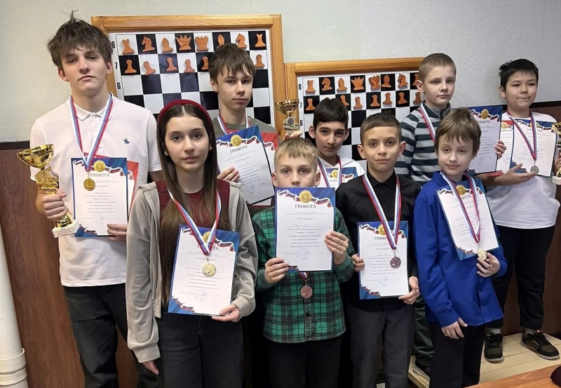 Турнир по шахматам, посвящённый Дню защитника Отечества, прошёл в детско-юношеском шахматном клубе Вязьмы 20–21 февраля.